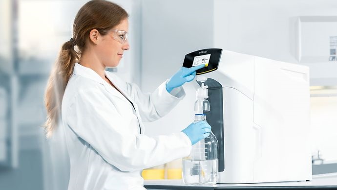 Přístroj na destilovanou vodu